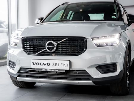 2022-Volvo-XC40-T5-R-Design-AWD_16