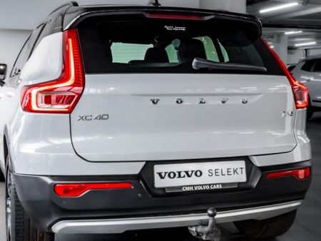 2022-Volvo-XC40-T5-R-Design-AWD_19