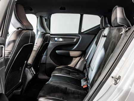 2022-Volvo-XC40-T5-R-Design-AWD_6