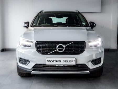 2022-Volvo-XC40-T5-R-Design-AWD_8