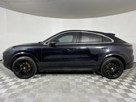 2020-Porsche-Cayenne-Coupe_16