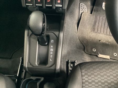 2020-Suzuki-Jimny-15-GLX-Auto_10