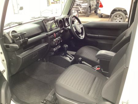 2020-Suzuki-Jimny-15-GLX-Auto_15