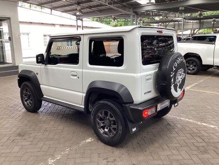 2020-Suzuki-Jimny-15-GLX-Auto_21