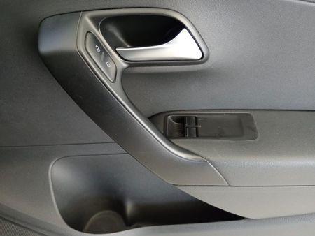 2020-Volkswagen-Polo-Vivo-14-Trendline-5-dr_11