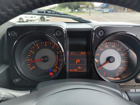 2026-Suzuki-Jimny-15-GLX-Auto_9