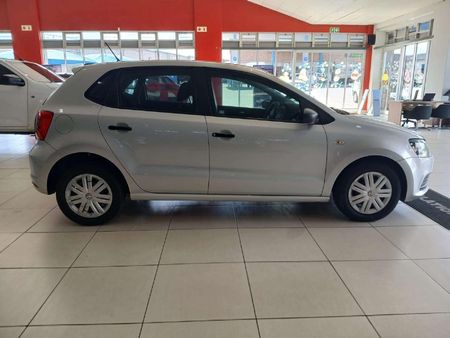 2020-Volkswagen-Polo-Vivo-14-Trendline-5-dr_5