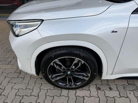 2023-BMW-X1-sDrive18d-M-Sport_4
