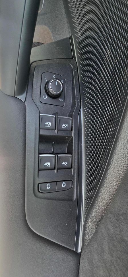 2026-Volkswagen-Tayron-14TSI-R-Line-DSG-Auto-110kw_5
