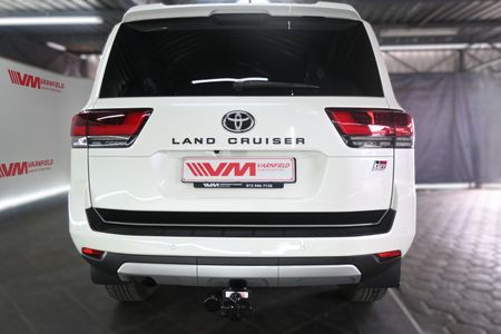 2026-Toyota-Land-Cruiser-300-V6-33D-GR-S_4