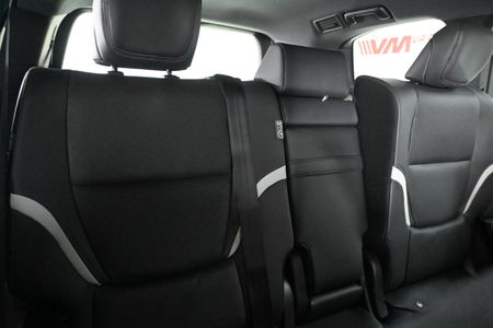 2026-Toyota-Land-Cruiser-300-V6-33D-GR-S_7