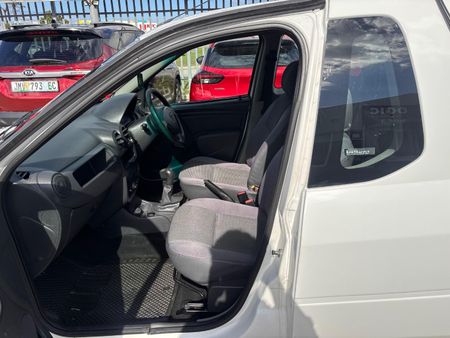 2015-Nissan-NP200-16-AC-Safety-Pack_14