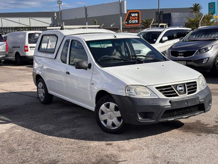 2015-Nissan-NP200-16-AC-Safety-Pack_1