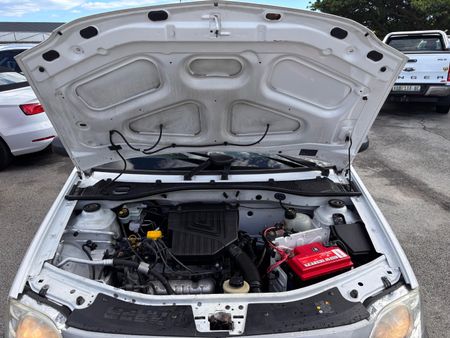 2015-Nissan-NP200-16-AC-Safety-Pack_20