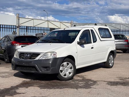 2015-Nissan-NP200-16-AC-Safety-Pack_5