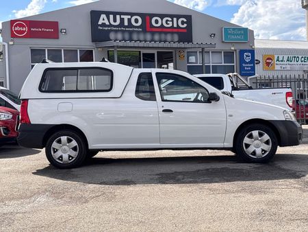 2015-Nissan-NP200-16-AC-Safety-Pack_7