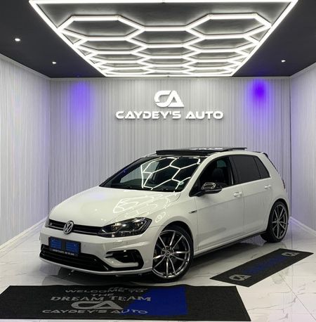 2019-Volkswagen-Golf-VII-20-TSI-R-Auto-228kW_0