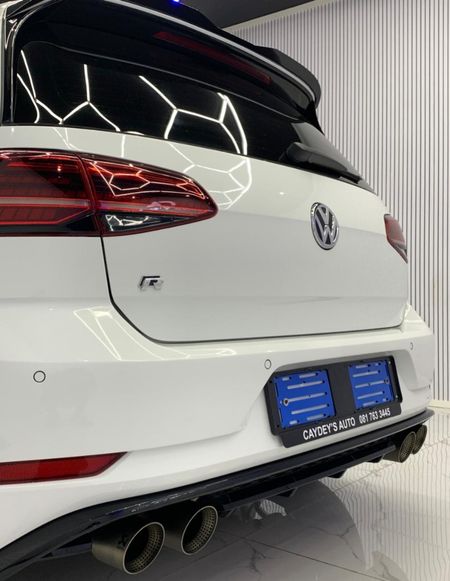 2019-Volkswagen-Golf-VII-20-TSI-R-Auto-228kW_10