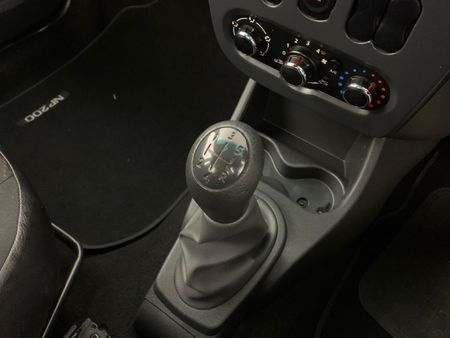 2022-Nissan-NP200-16-AC-Safety-Pack_18