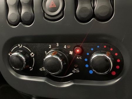 2022-Nissan-NP200-16-AC-Safety-Pack_19