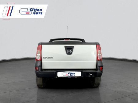 2022-Nissan-NP200-16-AC-Safety-Pack_5