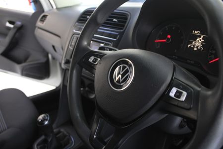 2021-Volkswagen-Polo-Vivo-COMFORTLINE_10