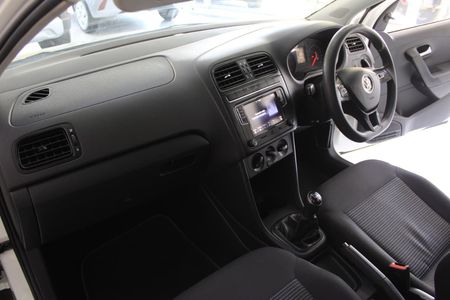 2021-Volkswagen-Polo-Vivo-COMFORTLINE_13