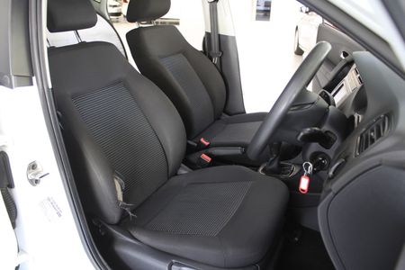 2021-Volkswagen-Polo-Vivo-COMFORTLINE_14