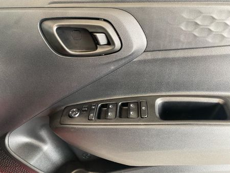 2023-Hyundai-Grand-i10-10-Motion_12