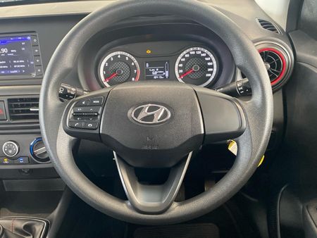2023-Hyundai-Grand-i10-10-Motion_13