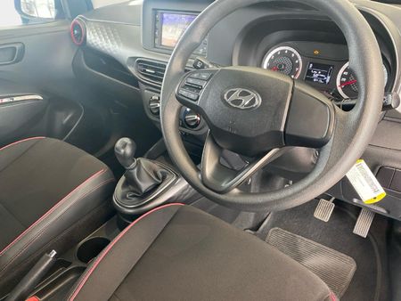 2023-Hyundai-Grand-i10-10-Motion_6