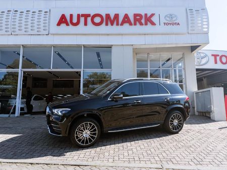 2021-Mercedes-Benz-GLE-400d-4Matic_0