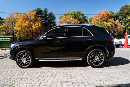 2021-Mercedes-Benz-GLE-400d-4Matic_3