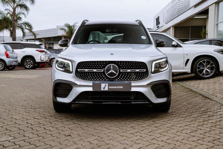 2023-Mercedes-Benz-GLB-250_2