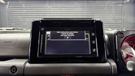 2023-Suzuki-Jimny-15-GLX_13