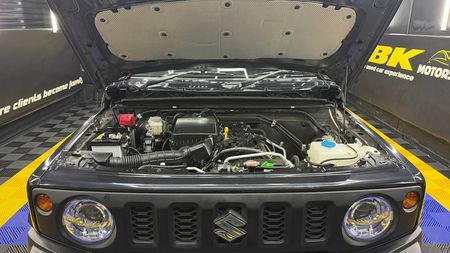 2023-Suzuki-Jimny-15-GLX_18