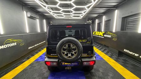 2023-Suzuki-Jimny-15-GLX_5