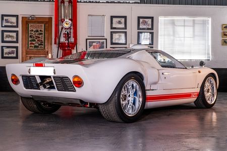 1965-GT40-Developments-GT40-Coupe_2
