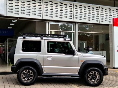 2023-Suzuki-Jimny-15-GLX-Auto_2