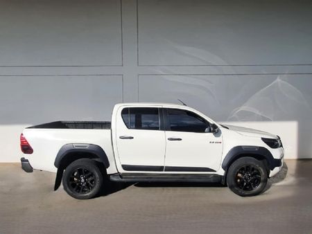 2025-Toyota-Hilux-28-GD-6-Raised-Body-Legend-4x4-Auto-Double-Cab_2