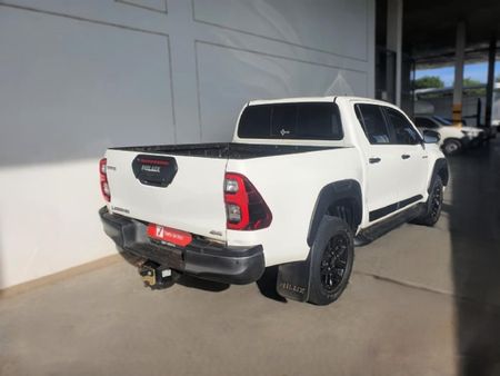 2025-Toyota-Hilux-28-GD-6-Raised-Body-Legend-4x4-Auto-Double-Cab_3