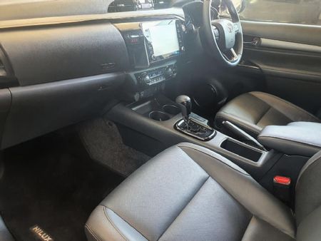 2025-Toyota-Hilux-28-GD-6-Raised-Body-Legend-4x4-Auto-Double-Cab_8