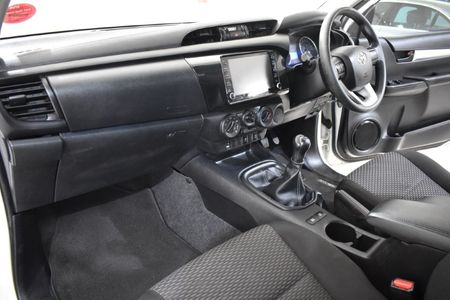 2020-Toyota-Hilux-24-GD-6-Raised-Body-SRX-Single-Cab_10