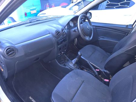 2018-Nissan-NP200-Nissan-NP200-15dCi-Safety-Pack_20