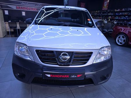 2018-Nissan-NP200-Nissan-NP200-15dCi-Safety-Pack_8