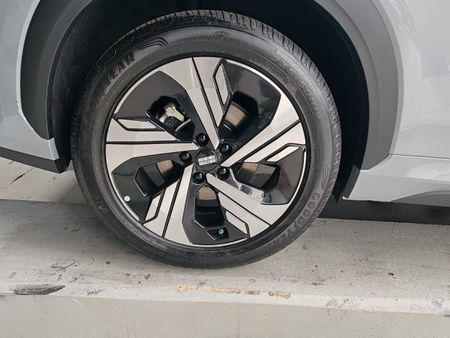 2026-Geely-E5-Apex_6