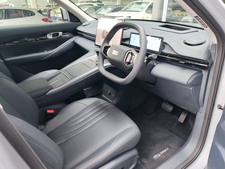 2026-Geely-E5-Apex_7