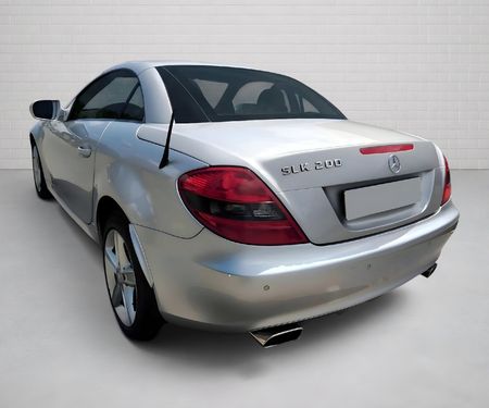 2011-Mercedes-Benz-SLK-200-Auto_1