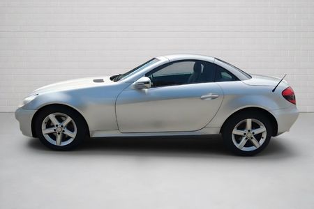 2011-Mercedes-Benz-SLK-200-Auto_2