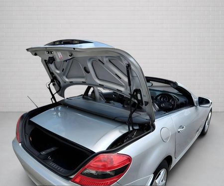 2011-Mercedes-Benz-SLK-200-Auto_3